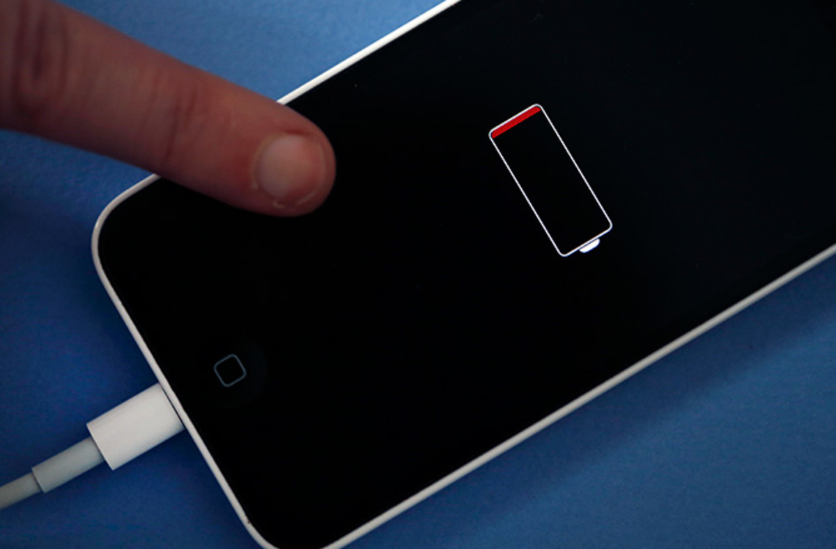 Apple Hit With Second Class-Action Lawsuit for Slowing Down Older