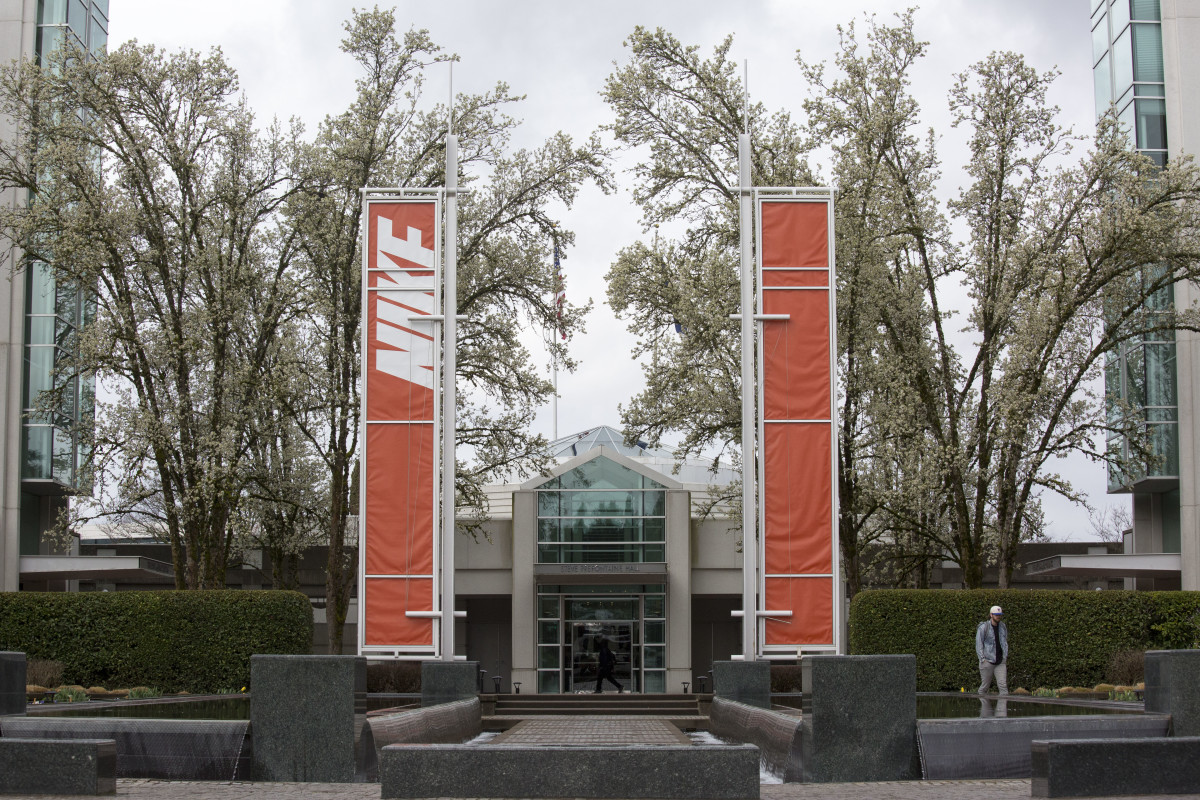 Nike Will Reportedly Begin Firing Unvaccinated Employees This Weekend