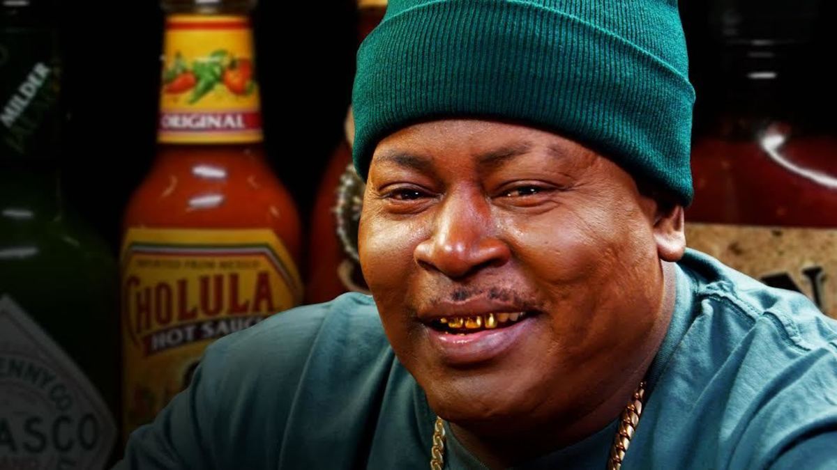 Trick Daddy Prays for Help While Eating Spicy Wings | Hot Ones | Complex
