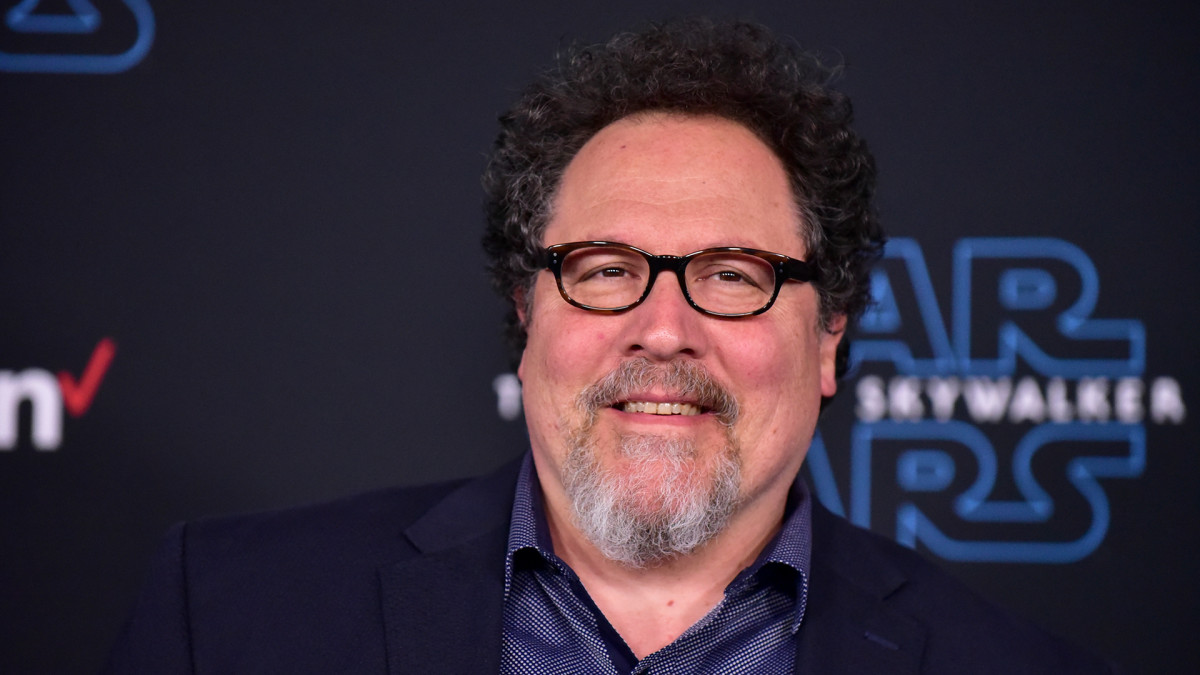 Jon Favreau Open to a 'Mandalorian' Movie, Plans to Film ...