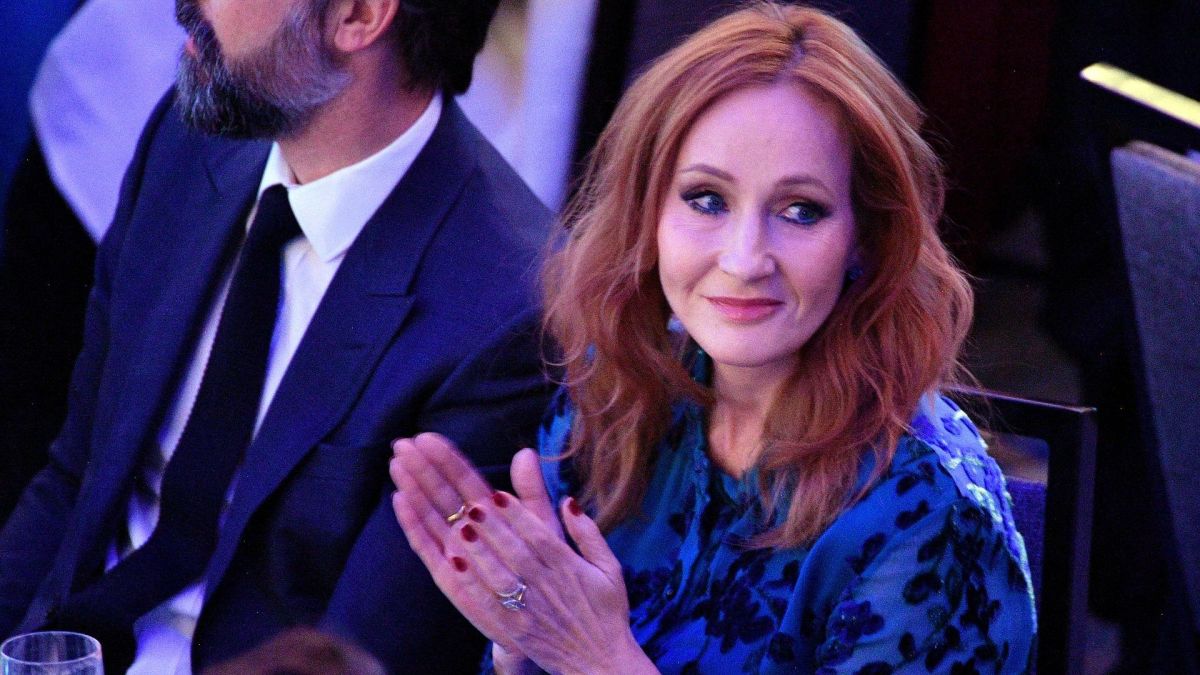 J K Rowling Gets Backlash For Transphobic Tweets Again Complex
