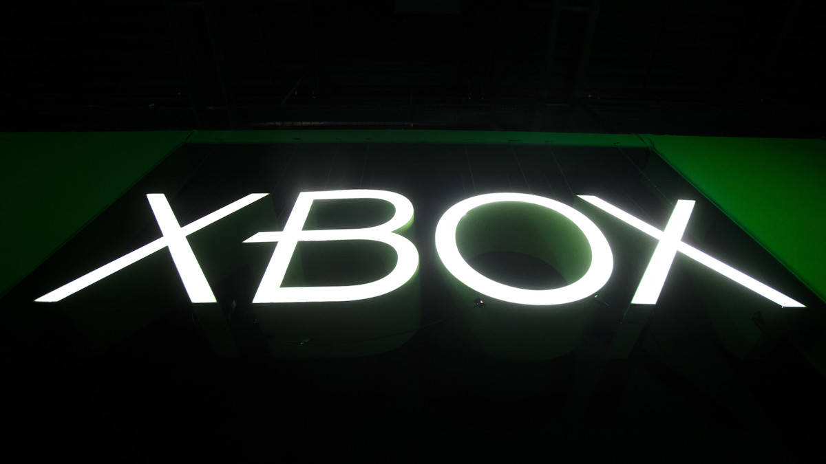 Gamers Were Losing Their Collective Minds When Xbox Live Went Down During Self Quarantine Complex
