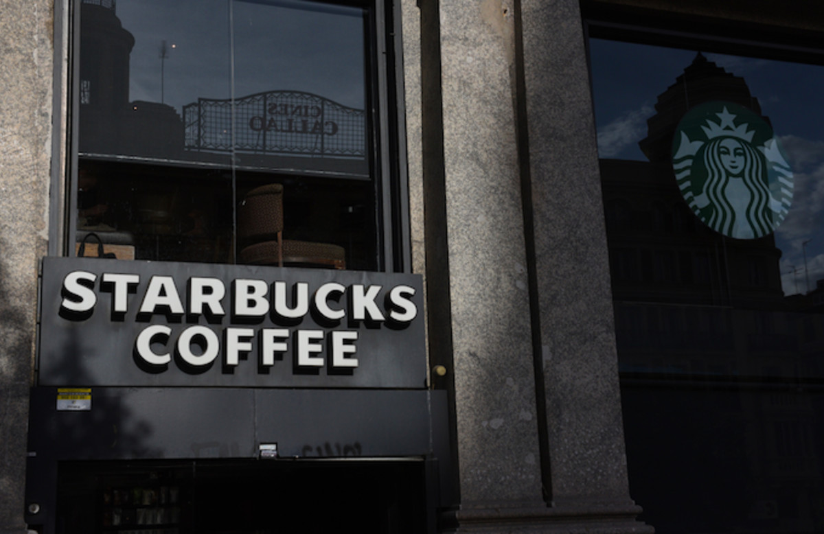 Game Of Thrones Coffee Cup May Have Given Starbucks 2 3 Billion