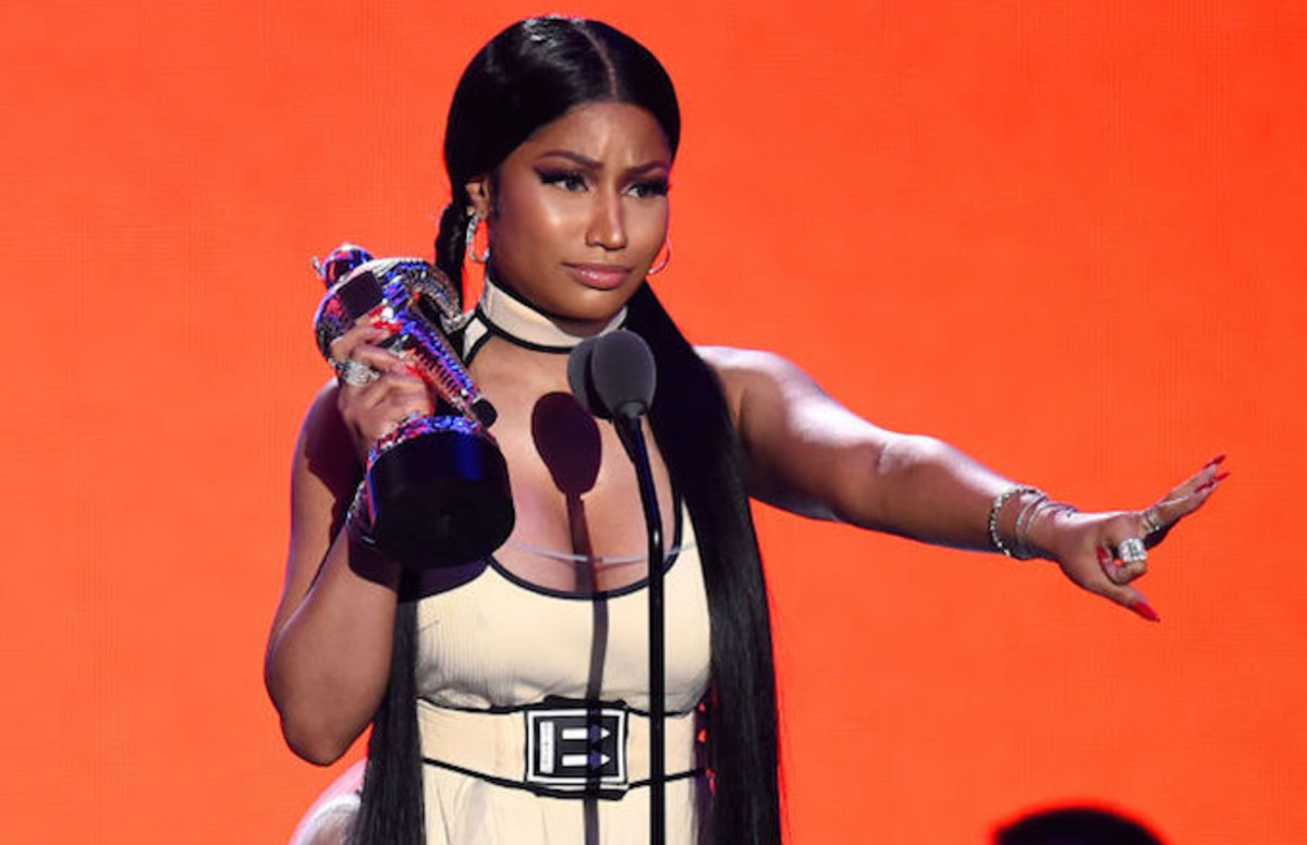 Nicki Minaj Gives Travis Scott S Manager C Ck Sucka Of The Day Award On Queen Radio Complex