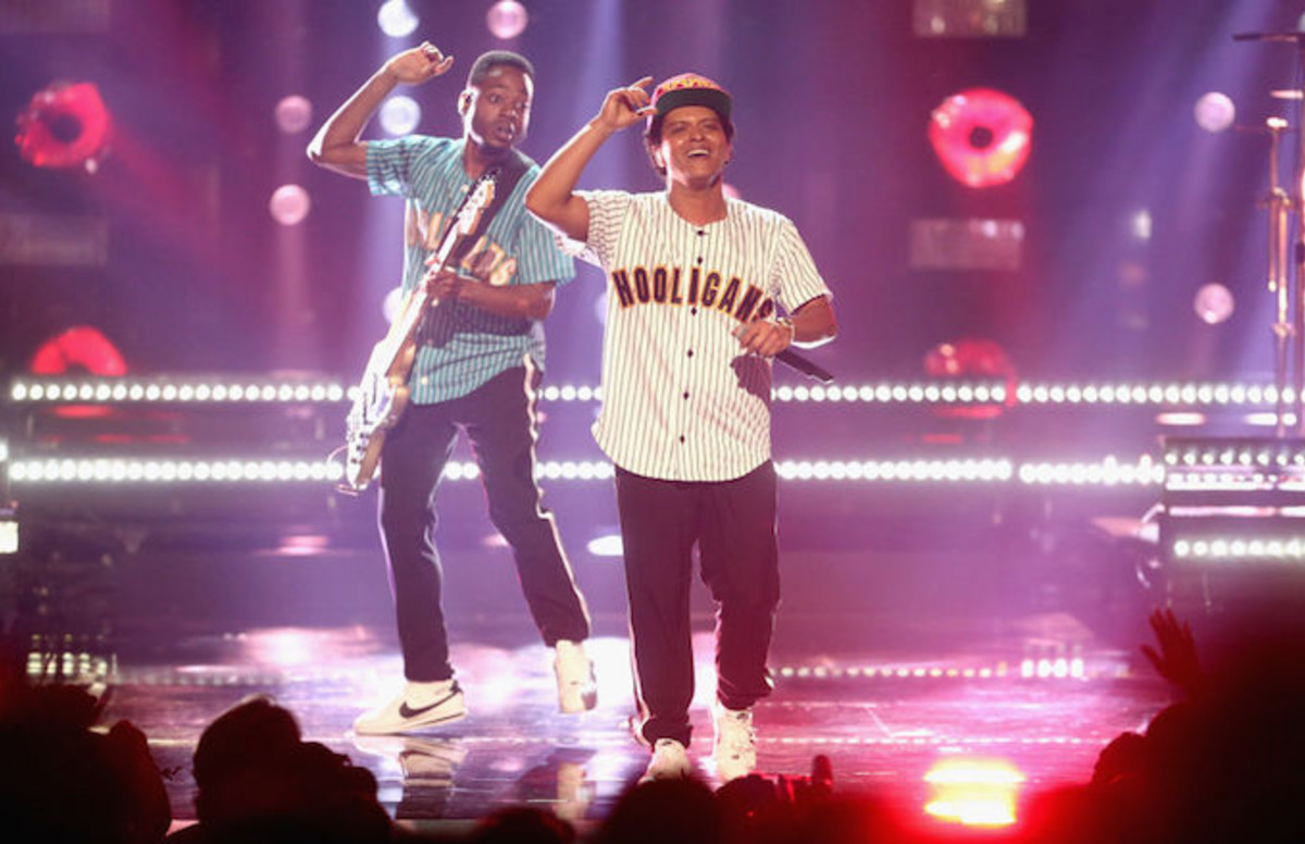 Bruno Mars 24k Magic World Tour Rakes In 200 Million Complex
