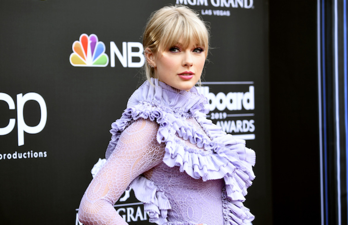 Taylor Swift Slams Scooter Braun’s Acquisition of Her Masters | Complex