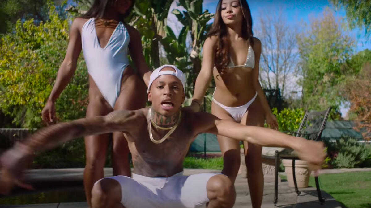 Nle Choppa Pays Tribute To 2pac With New Picture Me Grapin Video Complex Album from dark to light. nle choppa pays tribute to 2pac with