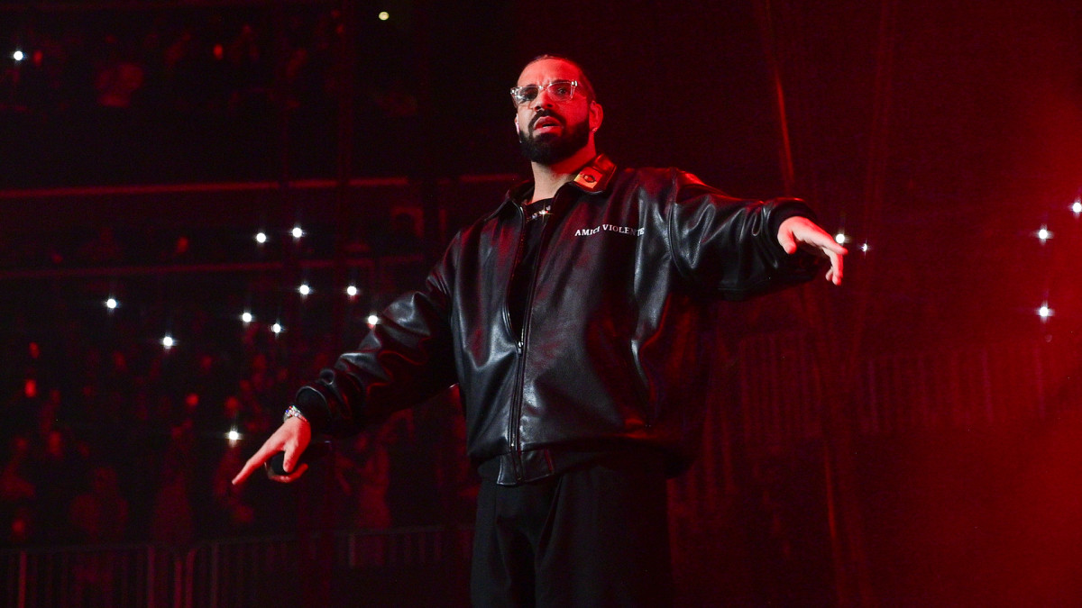 Drake Nypd Refutes Claims That It Spied On Drake Fans At