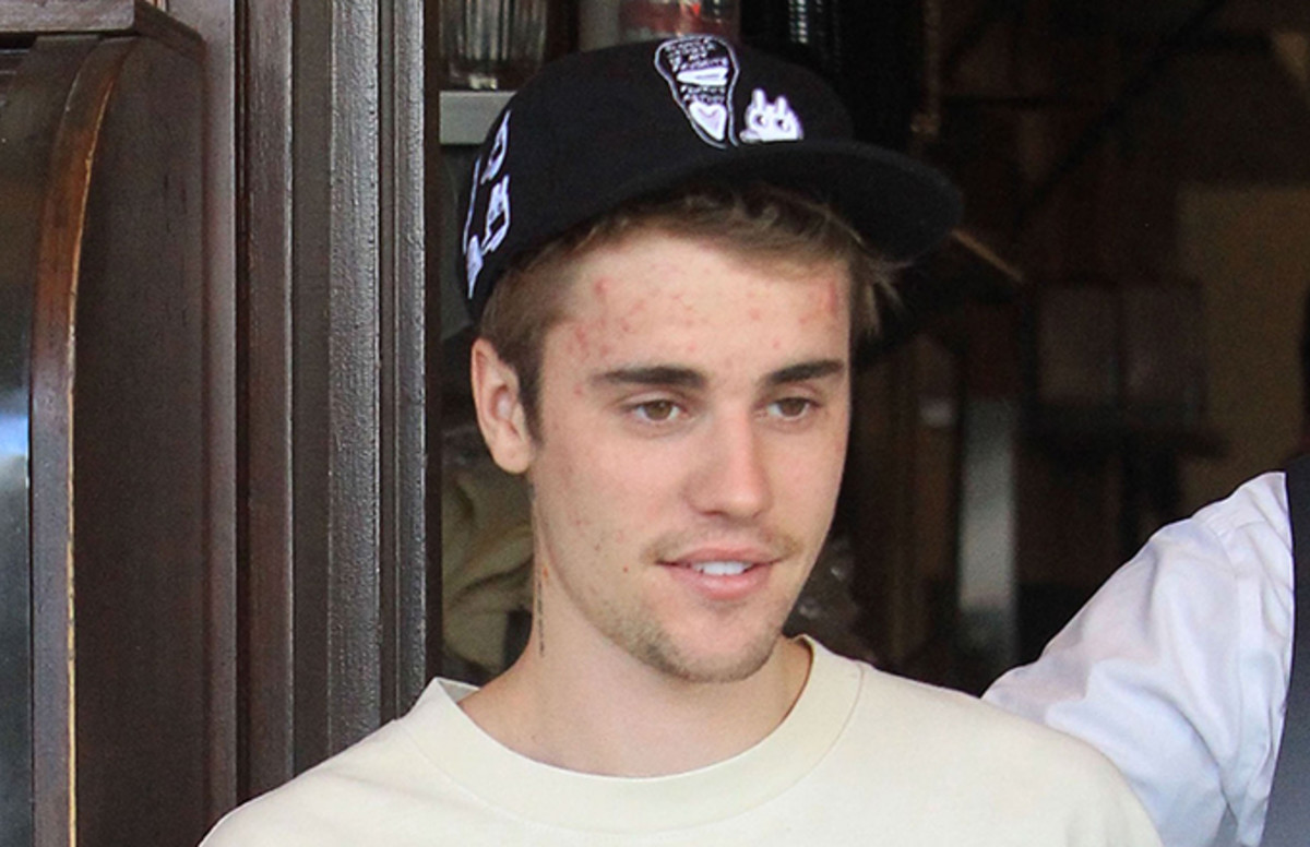 Justin Bieber Sued for Sharing Paparazzi Photo of Himself ...