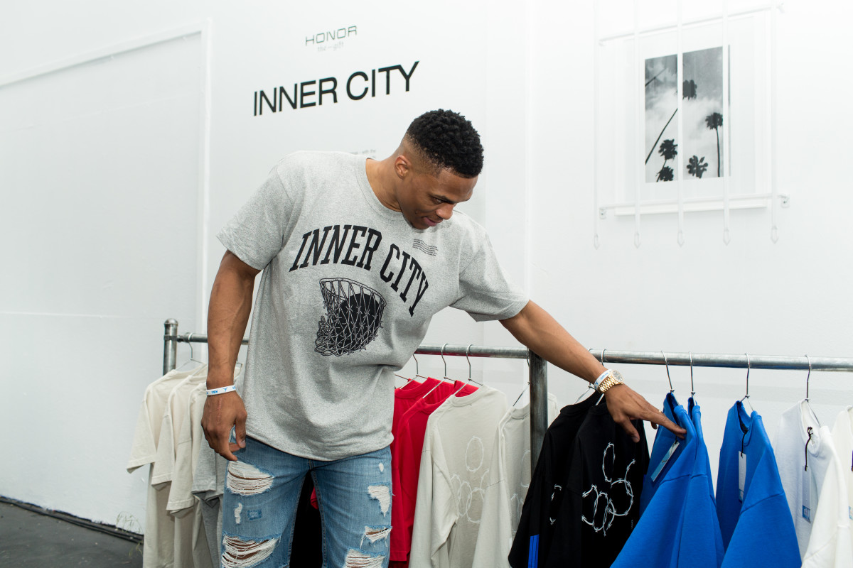 exclusive   russell westbrooks honor  gift pop   la