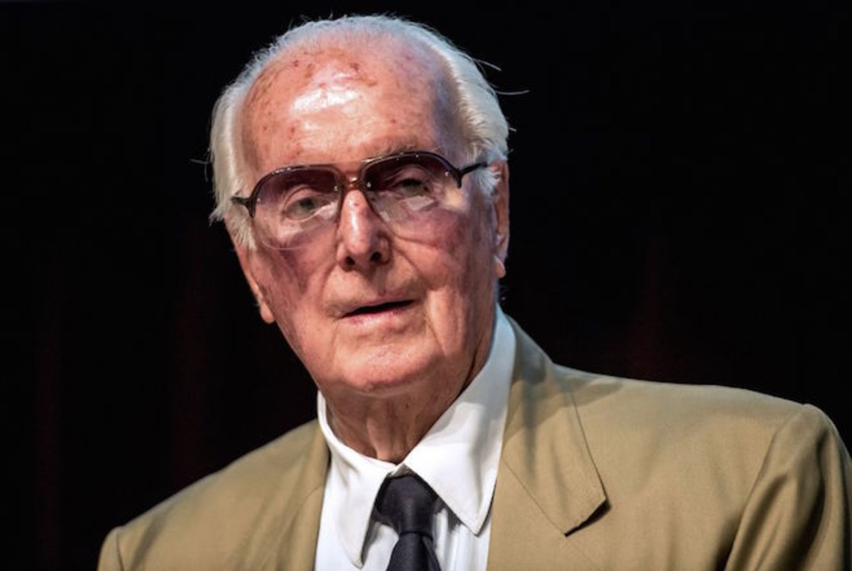 Givenchy Founder Hubert de Givenchy Has Died at 91 | Complex