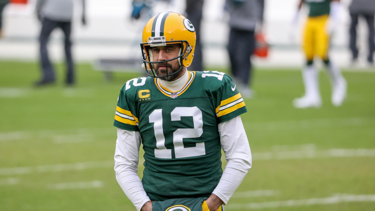 Aaron Rodgers Wins Third NFL MVP Award, Thanks Fiancée in Speech Complex