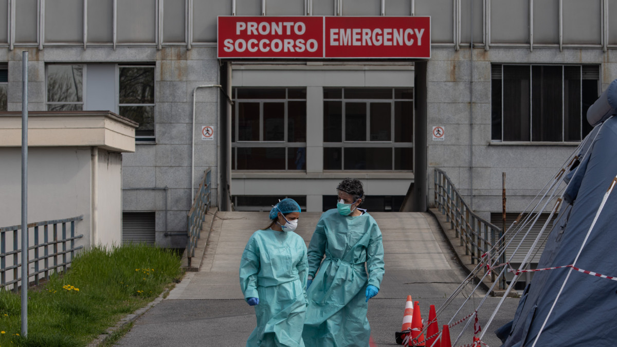 Nurse Reportedly Strangles His Doctor Girlfriend Claims She Gave Him Covid Complex