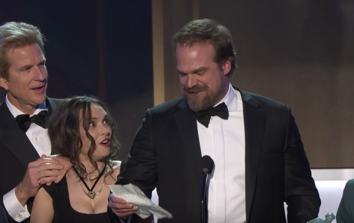 'Stranger Things' Star David Harbour Boldly Rebukes ...