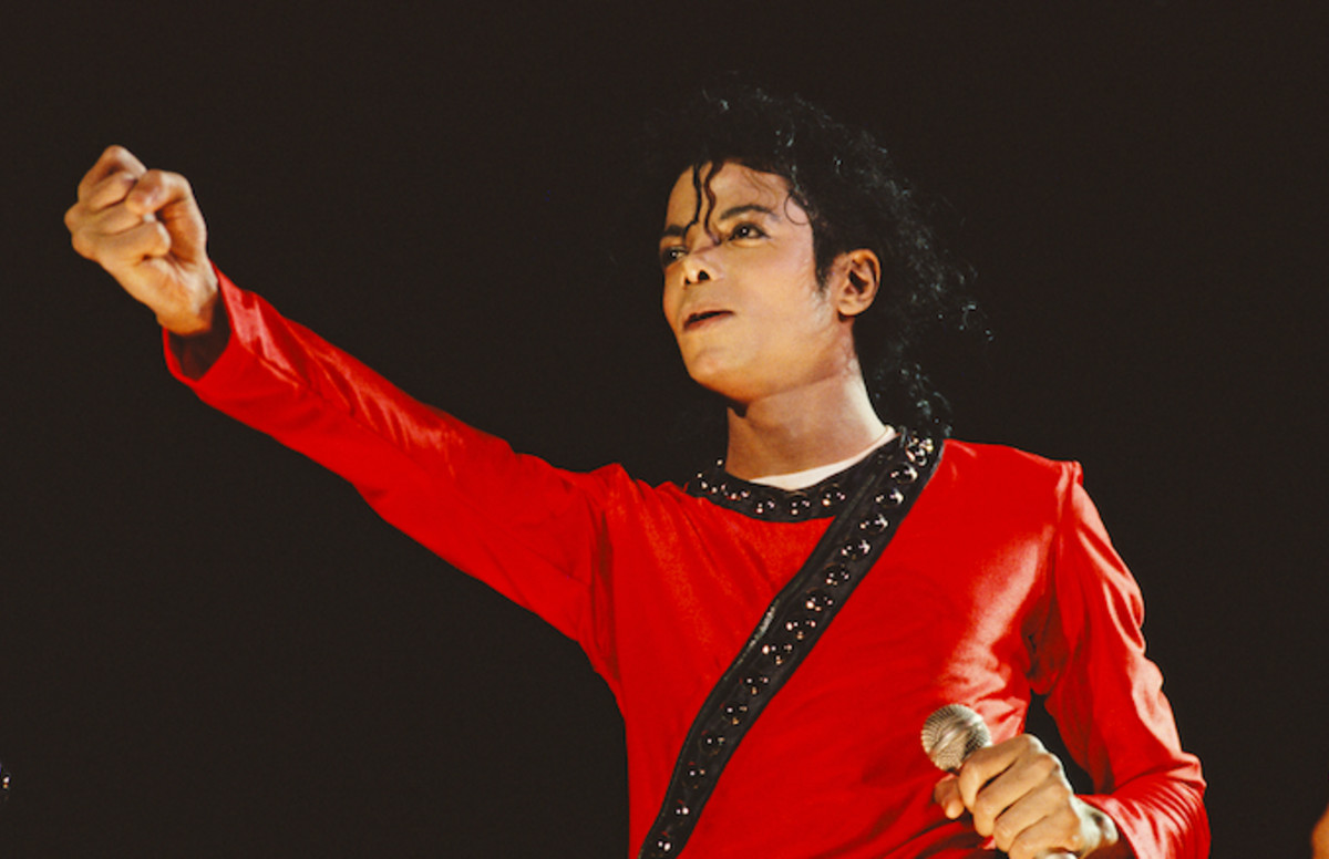 Enjoy This Incredible Thread Dedicated To Michael Jackson S Red Shirts Complex