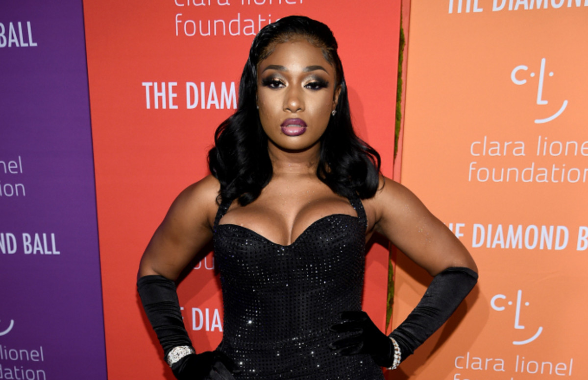 Megan Thee Stallion Threatens to Take Makeup Artist to ...