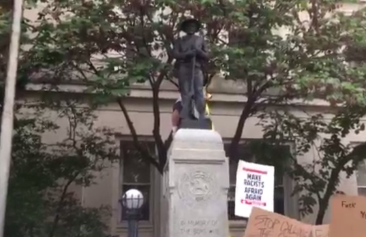 Protesters Rip Down Confederate Statue in North Carolina Complex