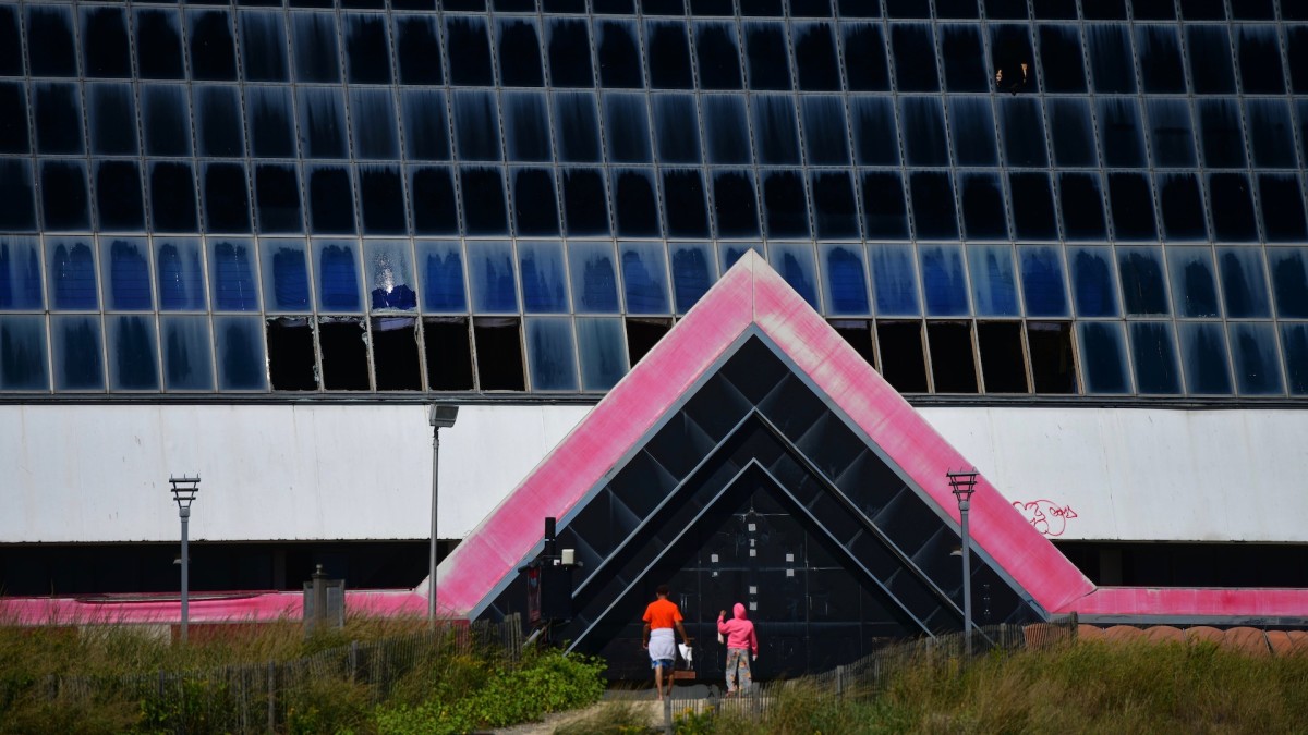 Atlantic City Auctioning Off the Chance to Blow Up Former Trump Casino | Complex