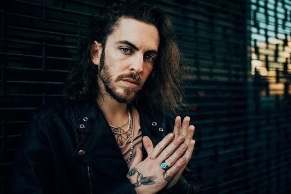 Premiere Israeli SingerSongwriter And Producer Dennis Lloyd Vows To