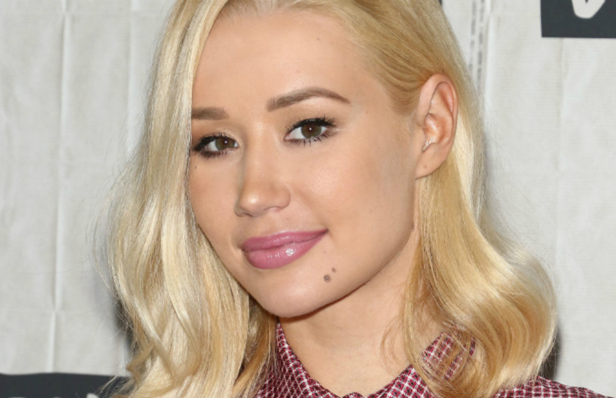 Iggy Azalea S Relationship With Playboi Carti Is Official Official Complex