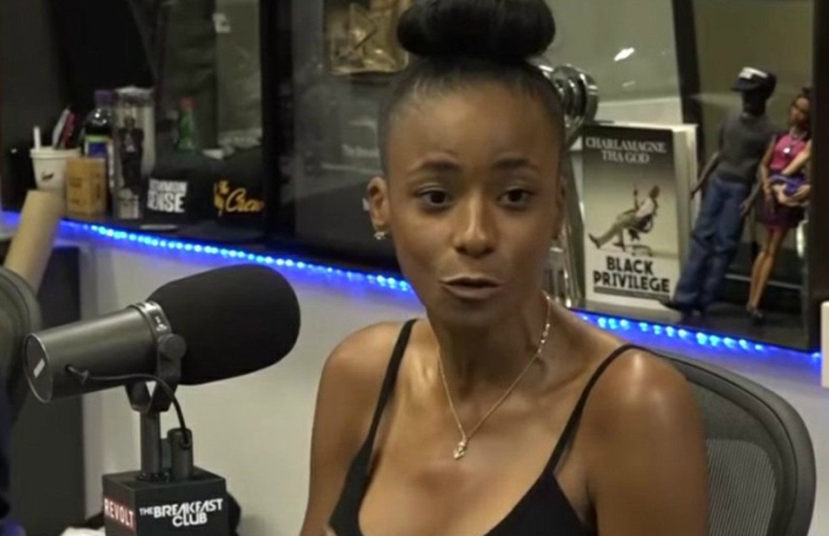 Miko Grimes Claims Raiders OLine Intentionally Let Derek Carr Get Hurt