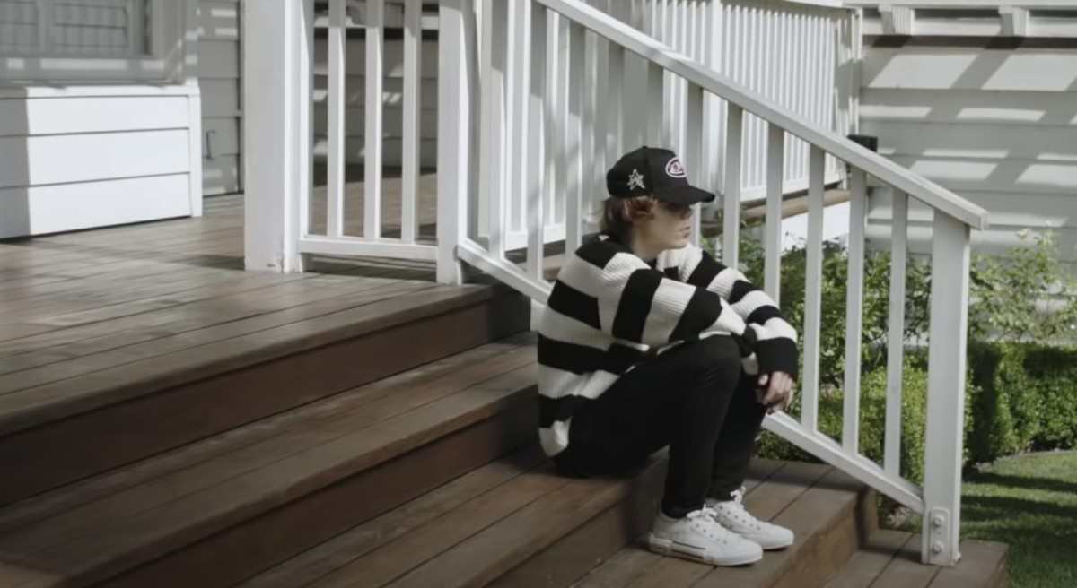 The Kid LAROI Honors Juice WRLD With Tribute Track "Tell ...