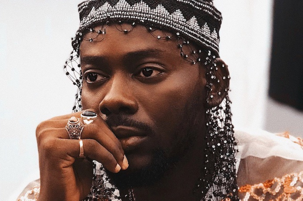 Premiere Adekunle Gold Tries Something Different On Kelegbe Megbe Know Your Level Complex Uk