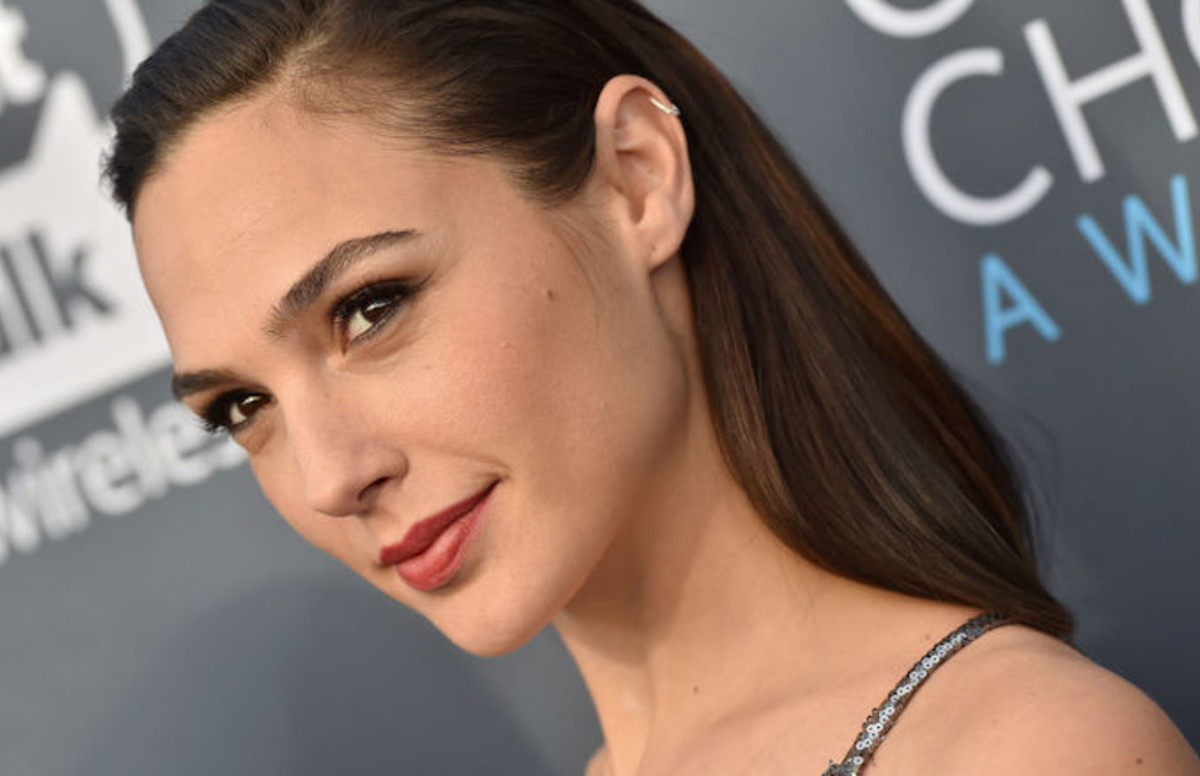 Gal Gadot Responds With Heroic Grace to ‘Wonder Woman’ Oscar Snub | Complex
