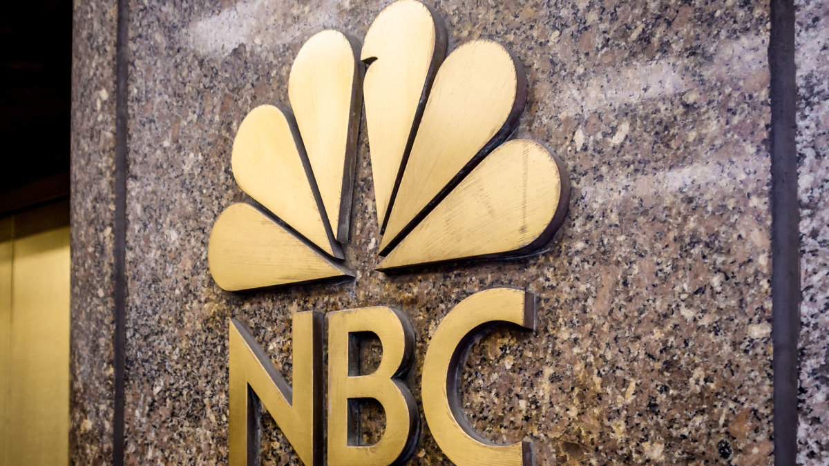 'The Office' Pulls Blackface Scene From 2012 Christmas ...