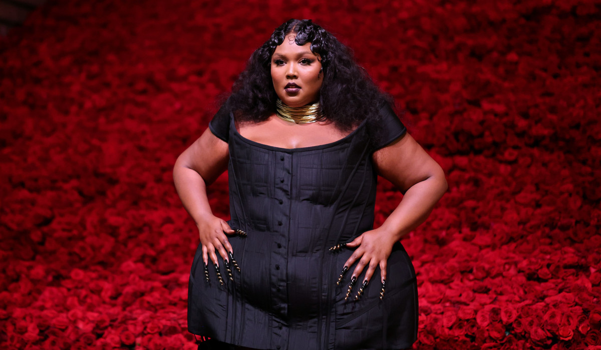 lizzo live nation planned parenthood Lizzo and Live Nation Join Forces for $1 Million Donation to Planned Parenthood