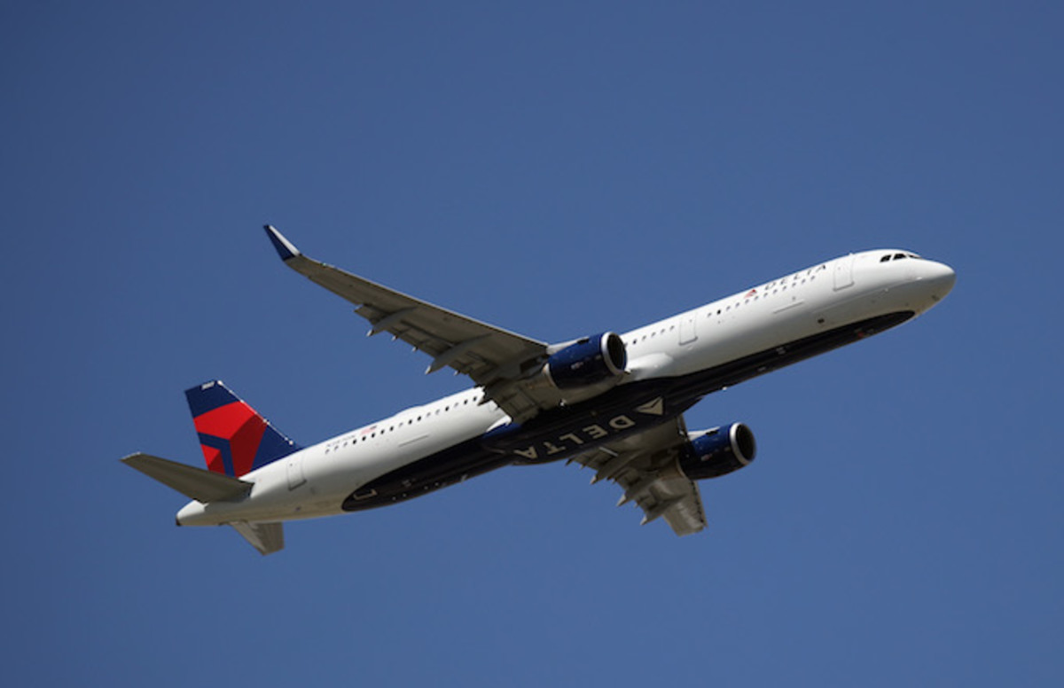 Delta Explains Why Passengers Experienced Plunge of Nearly 30,000 Feet