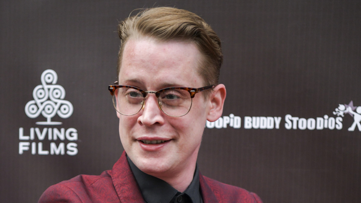 Macaulay Culkin Stands by His Claim That Michael Jackson ...