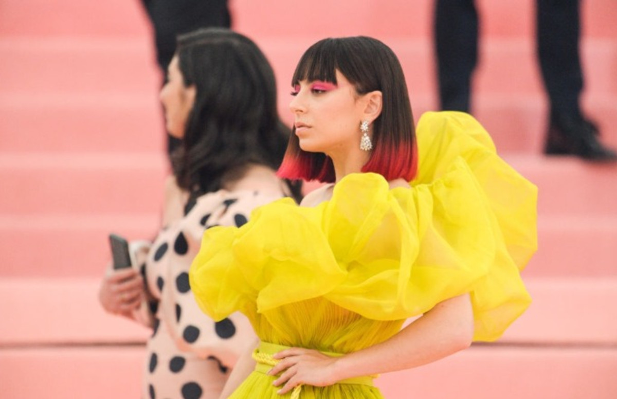 Charli XCX Unveils Tracklist for New Album ‘Charli,’ Announces Tour