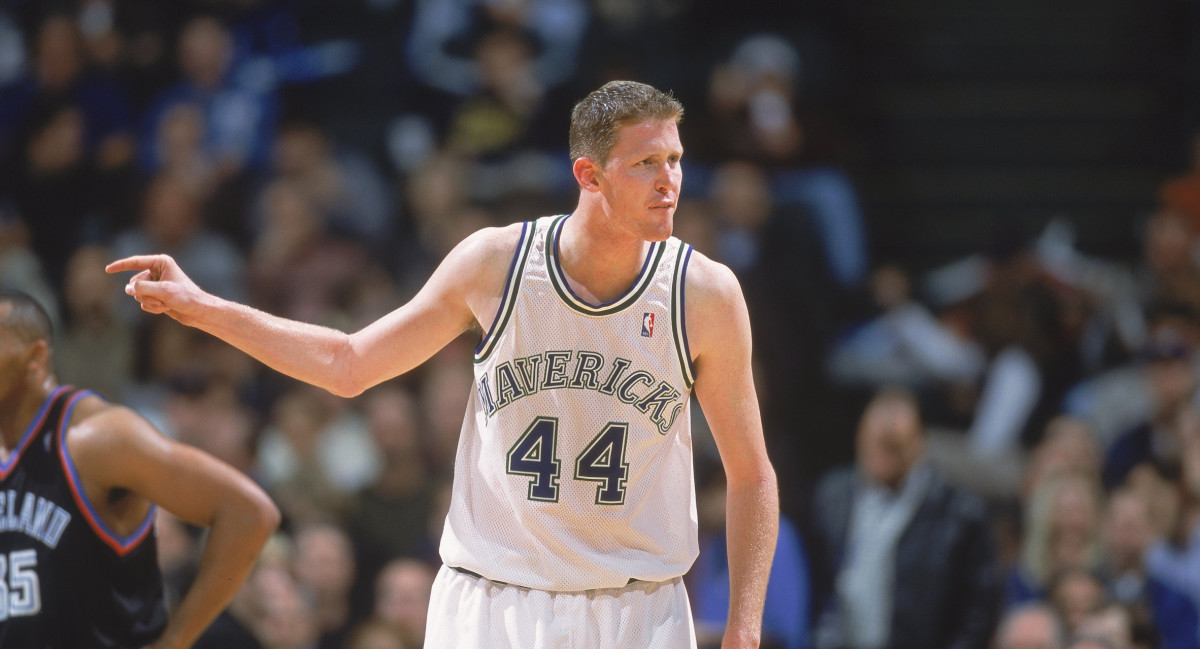 Former NBA Center Shawn Bradley Paralyzed After Being Struck by Car