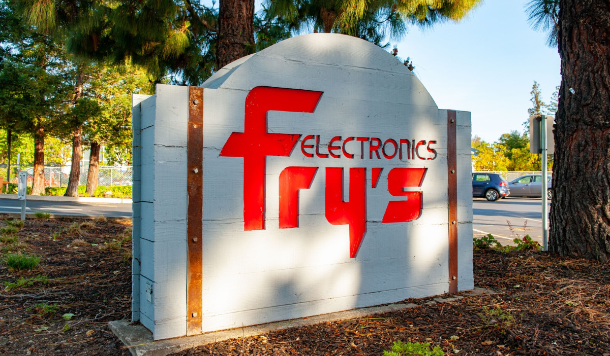 Fry’s Electronics Abruptly Closes All 31 Stores Nationwide Complex