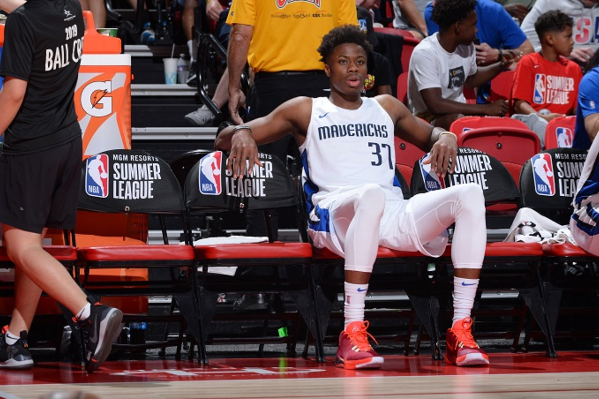 Lakers Acquire Giannis Antetokounmpo S Brother Kostas Off Waivers Complex