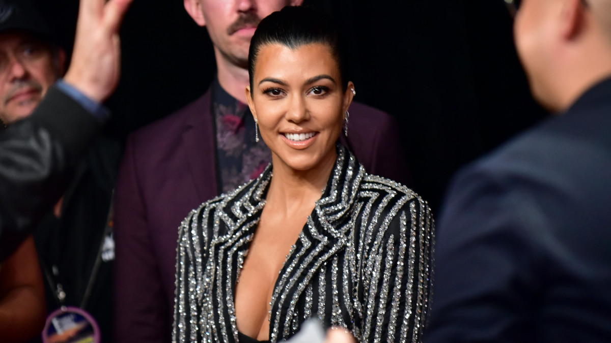 Kourtney Kardashian Responds To Body Shamers Who Called Her Pregnant Complex 9740