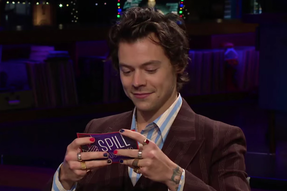 Watch Harry Styles Interview Kendall Jenner Tracee Ellis Ross And Himself Complex Get the debut album here hstyles.co.uk/music air date: harry styles interviews kendall jenner tracee ellis ross and himself as late late show guest host
