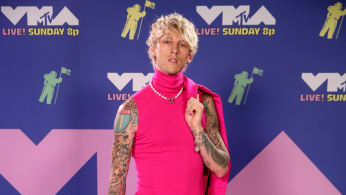 Watch Machine Gun Kelly Perform My Ex S Best Friend And Lonely On Snl Complex After the saturday night live episode wrapped, pete davidson and machine gun kelly were seen leaving together in an suv. watch machine gun kelly perform my ex