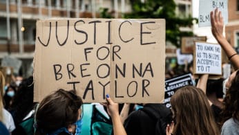 Beyonce Demands Breonna Taylor S Killers To Be Charged In Open Letter Complex