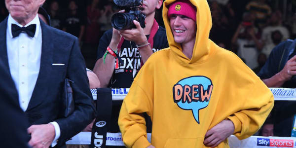 Justin Bieber Performs "Baby" at Los Angeles Art Auction