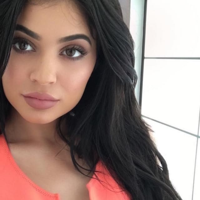 Kylie Jenner Asserts She's an "Inspiration" to Young Girls ...