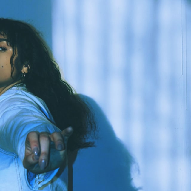 Premiere: Cleo Sol Shares Jazz-Inspired “Still Cold” Ahead Of New EP