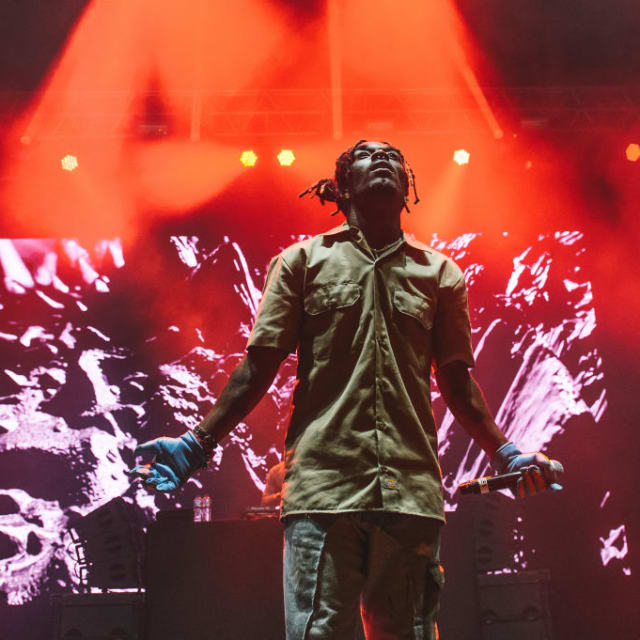Lil Uzi Vert Pulls Off Another Gravity-Defying Stage Dive at Rolling ...