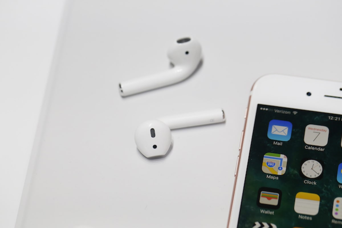 This Guy's Apple AirPods Exploded While He Was Working Out Complex