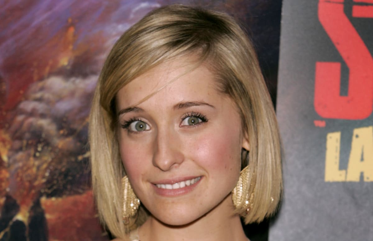 Smallville Star Allison Mack Released On 5 Million Bail After Sex