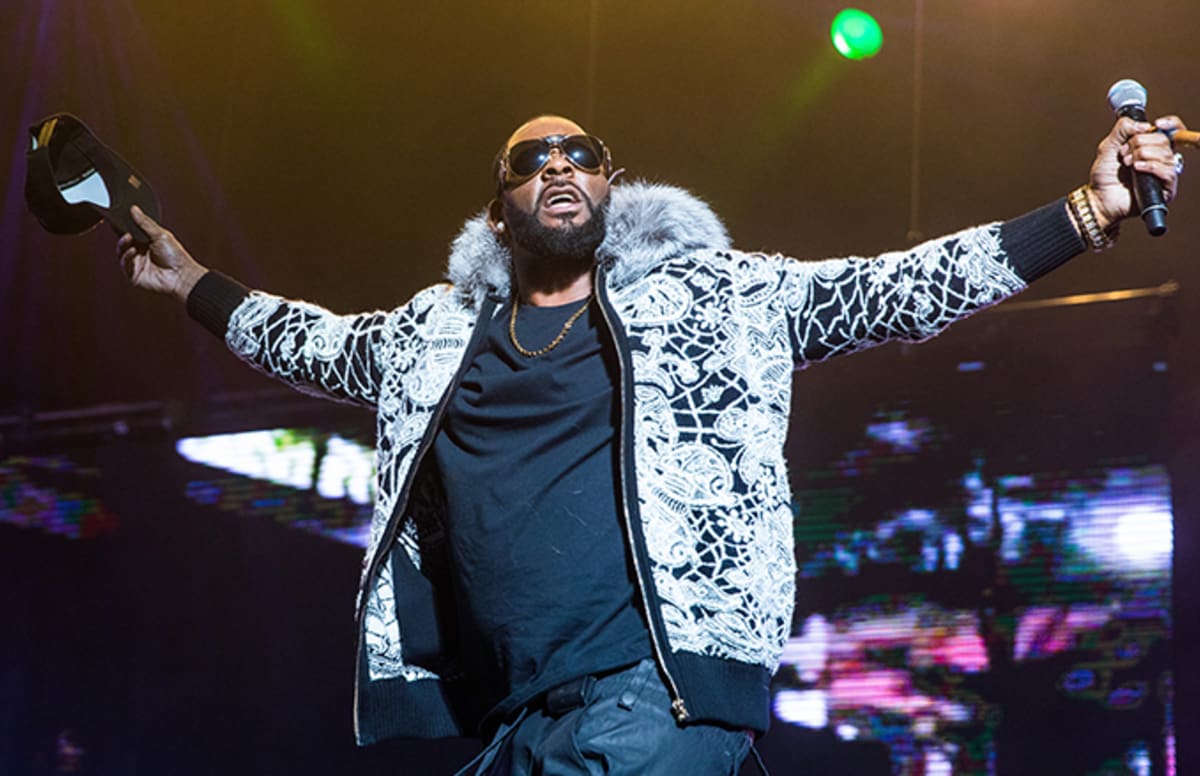 R Kelly Backup Singer Recounts Seeing Him Have Sex With Aaliyah Complex