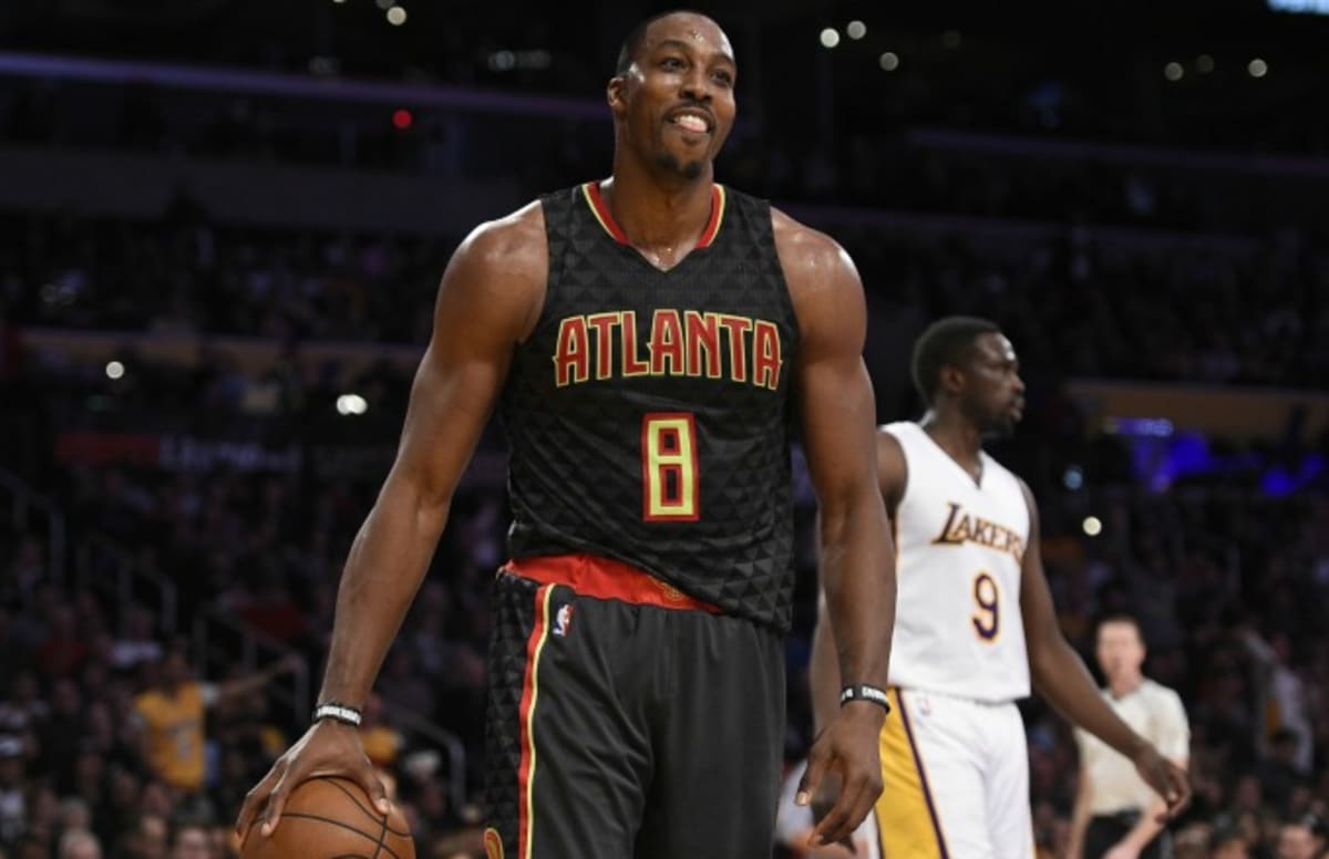 Dwight Howard Restrained After Confronting Lakers Fan Who ...