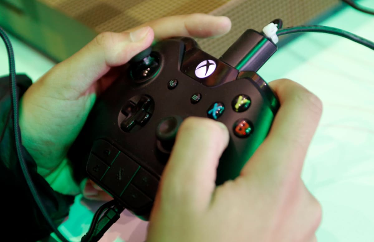 An Xbox Live Glitch Had Users Thinking Their Consoles Were Broken Complex