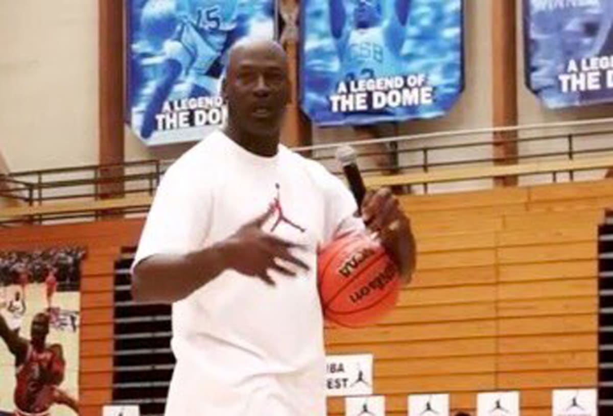 air jordan 11 red gum